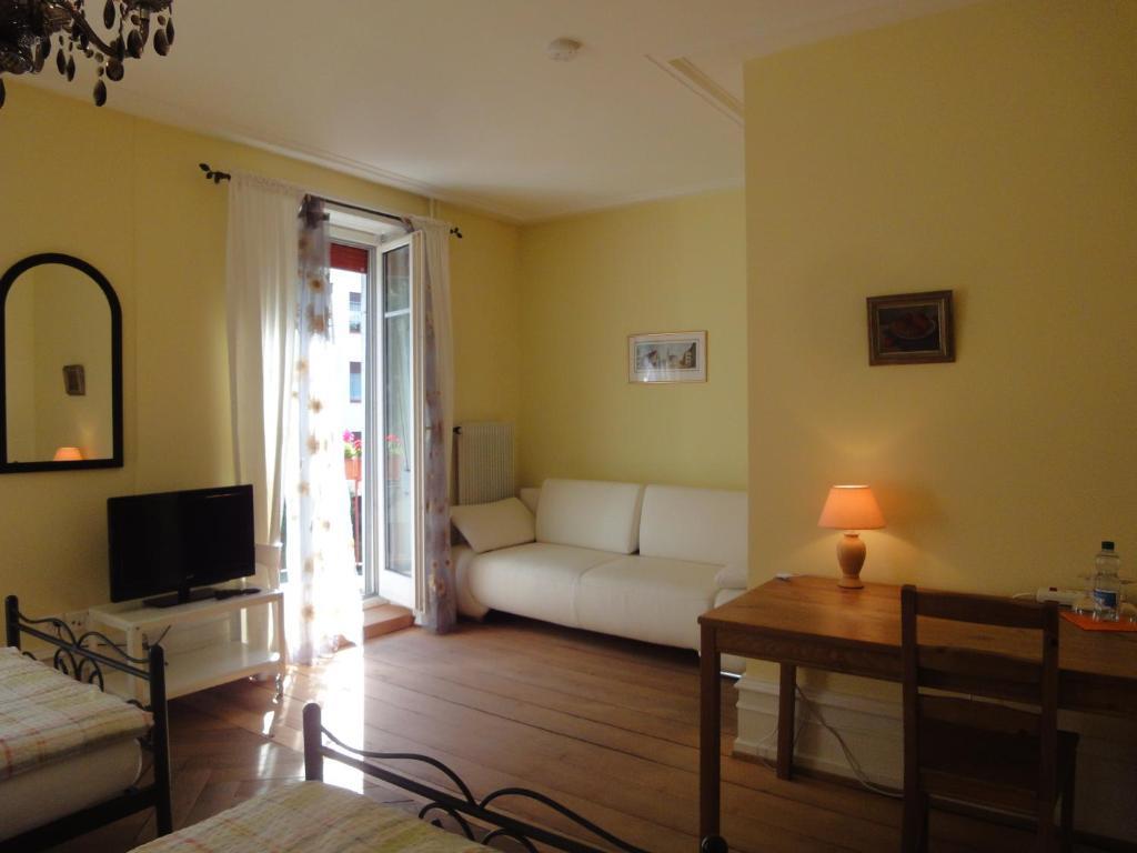 3 Camere Βασιλεία Δωμάτιο φωτογραφία